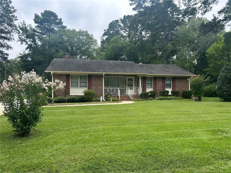 1646 Troy Dr, Fayetteville, NC 28312