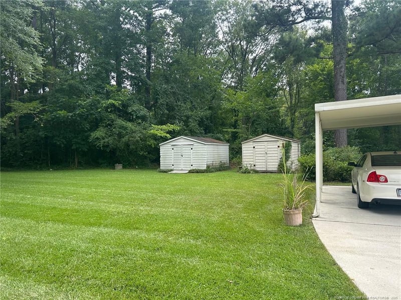 1646 Troy Dr, Fayetteville, NC 28312