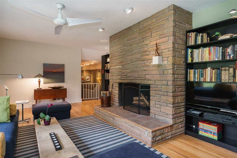 1647 Pineview Dr, Raleigh, NC 27607