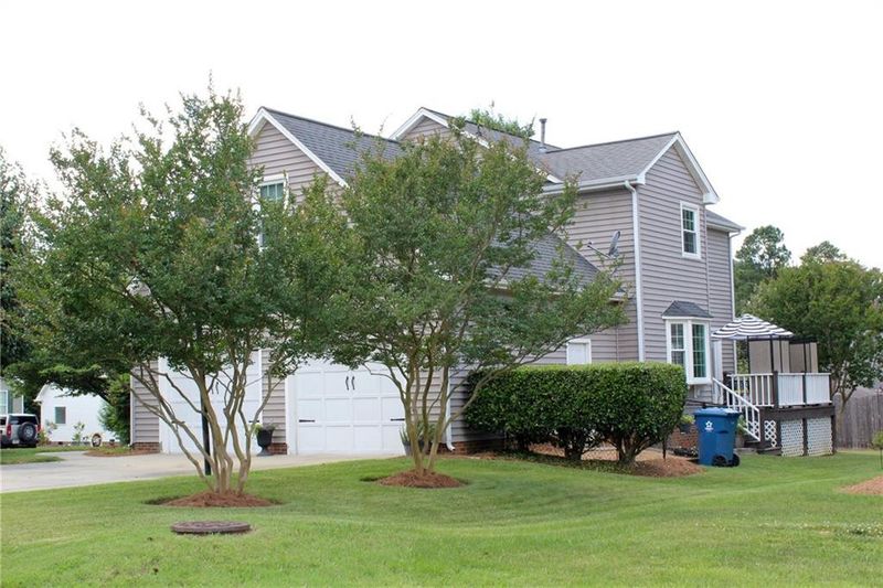 1649 Majesty Dr, Burlington, NC 27217