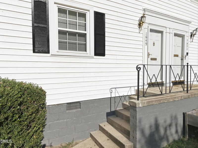 1649 Sutton Dr, Raleigh, NC 27605