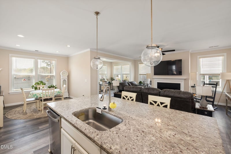165 Carbone Ln, Clayton, NC 27527