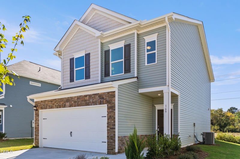 165 Courtside Dr, Dunn, NC 28334