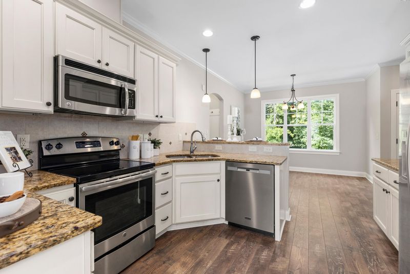 165 Glen Oaks Dr, Youngsville, NC 27596