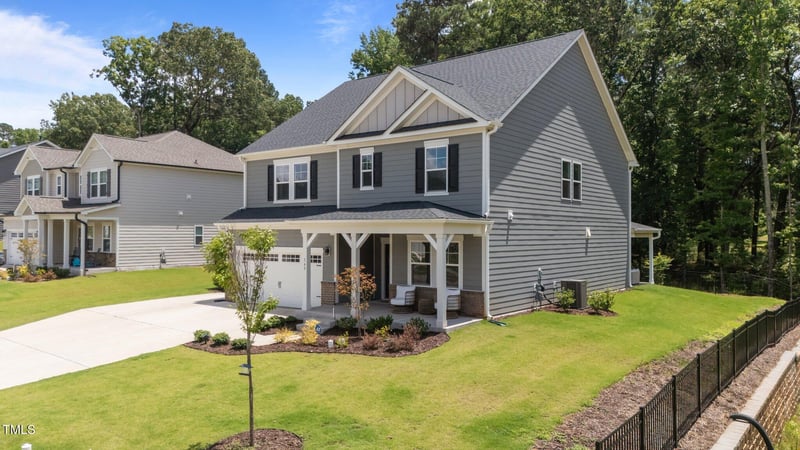 165 Hickory Grv Dr, Sanford, NC 27330
