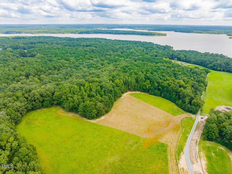 165 Lakeside Dr, Chapel Hill, NC 27514