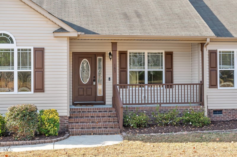 165 Oak Leaf Dr, Lillington, NC 27546