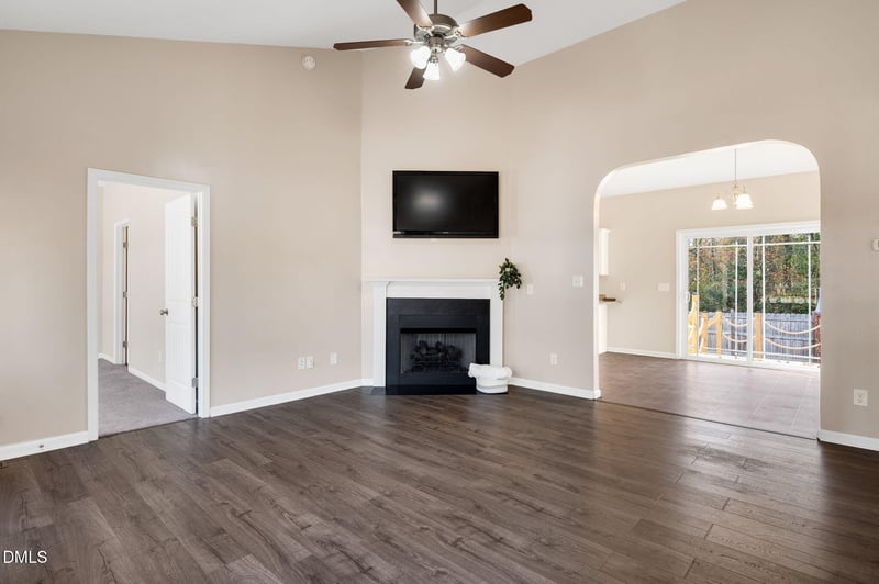 165 Oak Leaf Dr, Lillington, NC 27546