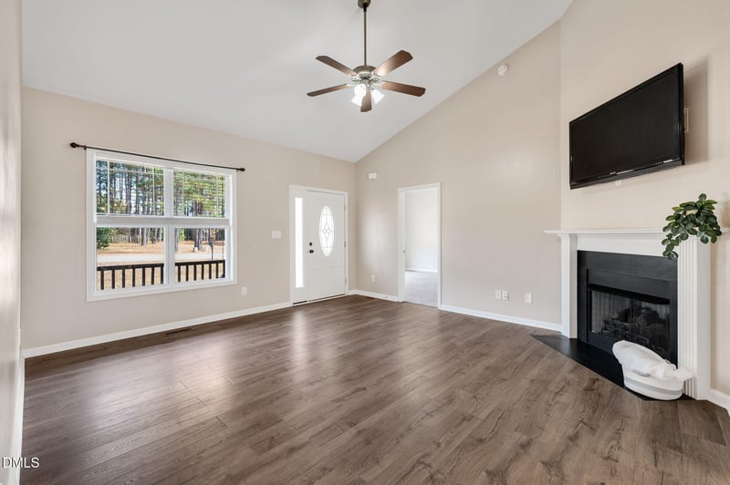 165 Oak Leaf Dr, Lillington, NC 27546