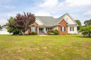 165 Pinecroft Dr, Dunn, NC 28334