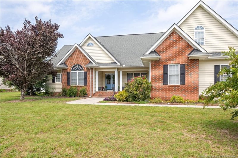 165 Pinecroft Dr, Dunn, NC 28334