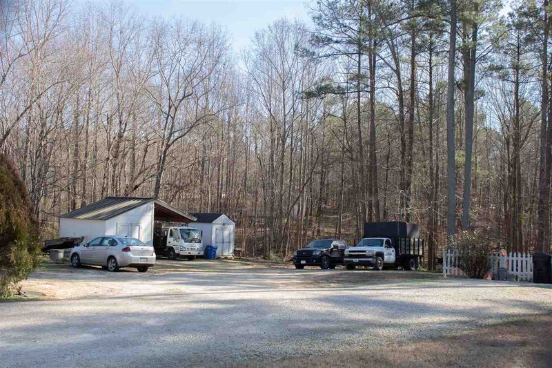 165 Stockbridge Dr, Selma, NC 27576