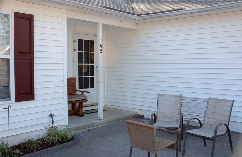 165 Stockbridge Dr, Selma, NC 27576