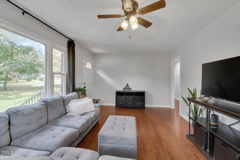 165 Windsor Dr, Wake Forest, NC 27587