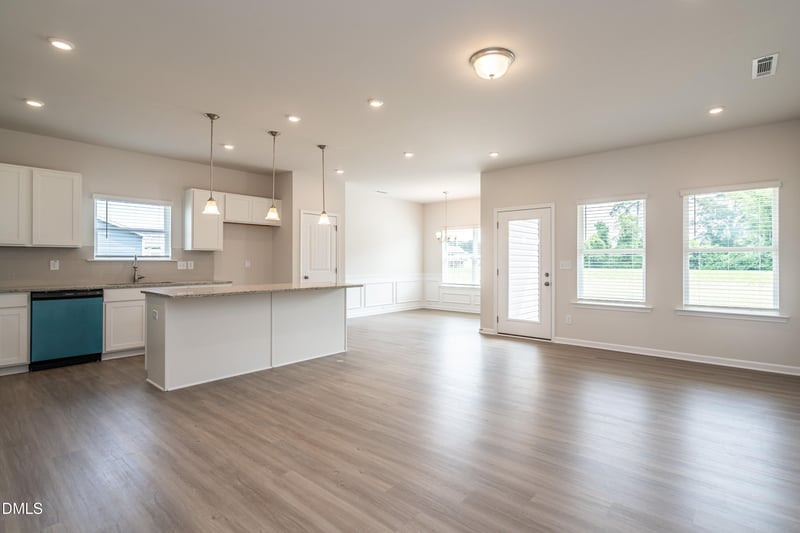 1656 Elk Run Dr, Fayetteville, NC 28312