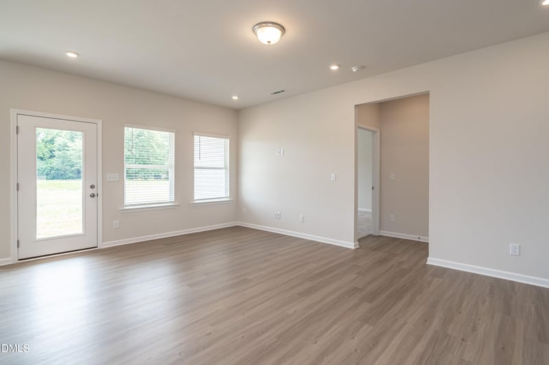 1656 Elk Run Dr, Fayetteville, NC 28312