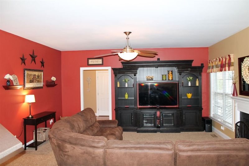 1657 Maizefield Ln, Fuquay Varina, NC 27526