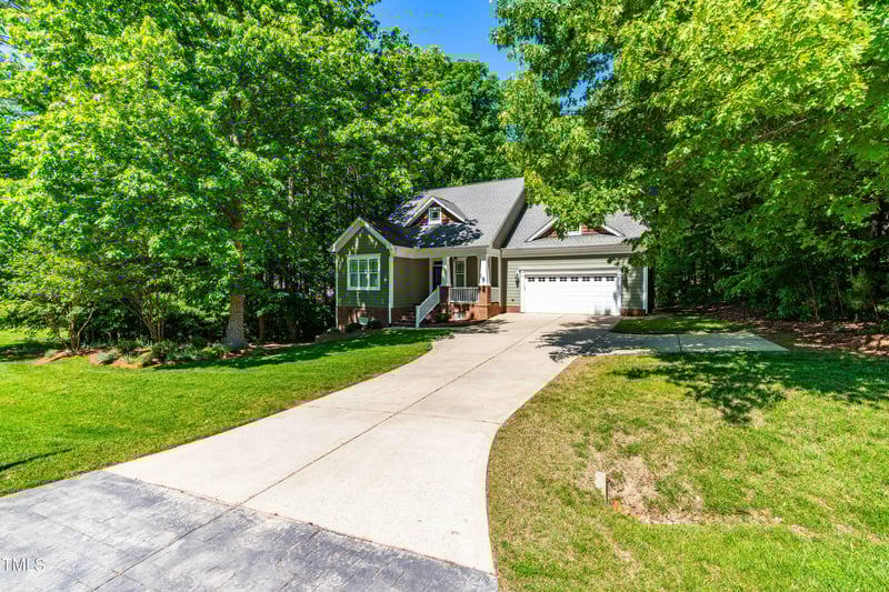 166 Daffodil Ln, Clayton, NC 27527