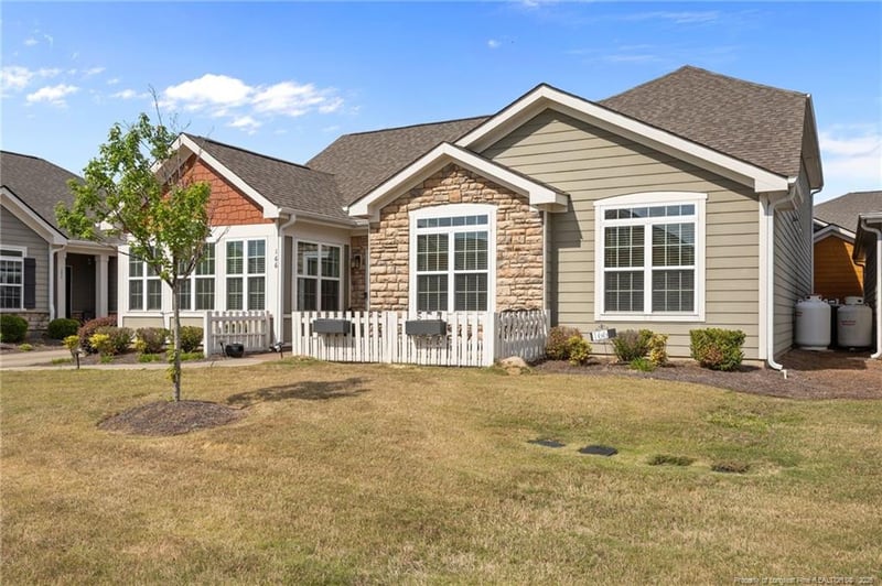 166 Nandina Ct, Fayetteville, NC 28311
