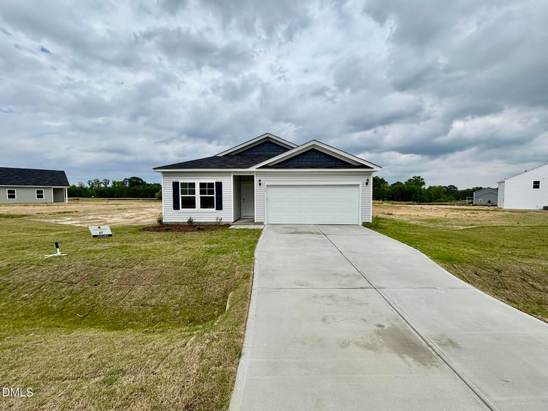 166 Shiloh Woods Cir, Smithfield, NC 27577