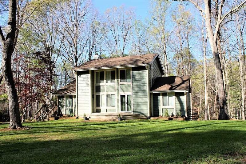 1660 Brook Run Dr, Raleigh, NC 27614