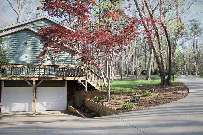 1660 Brook Run Dr, Raleigh, NC 27614