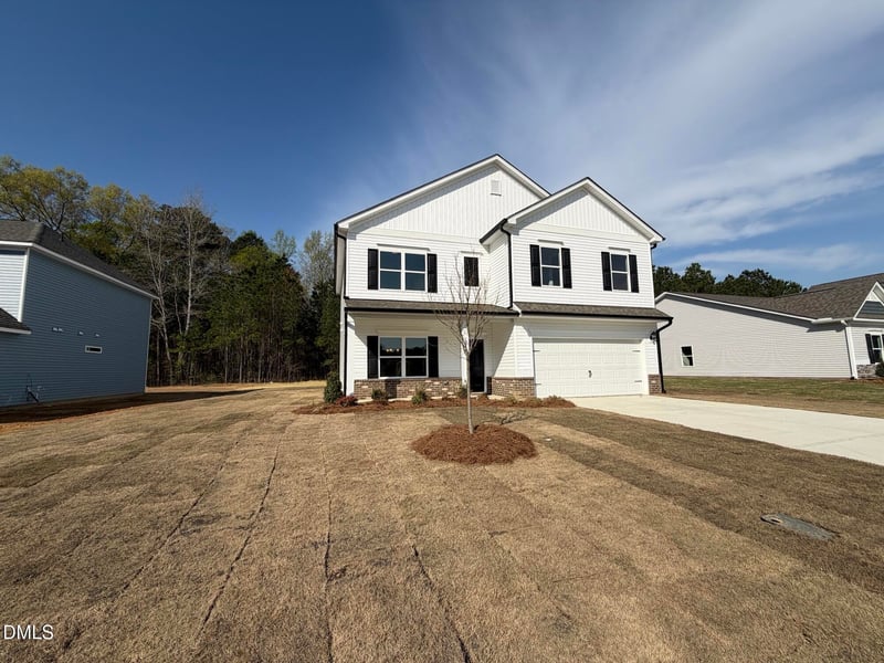 1660 Elk Run Dr, Fayetteville, NC 28312