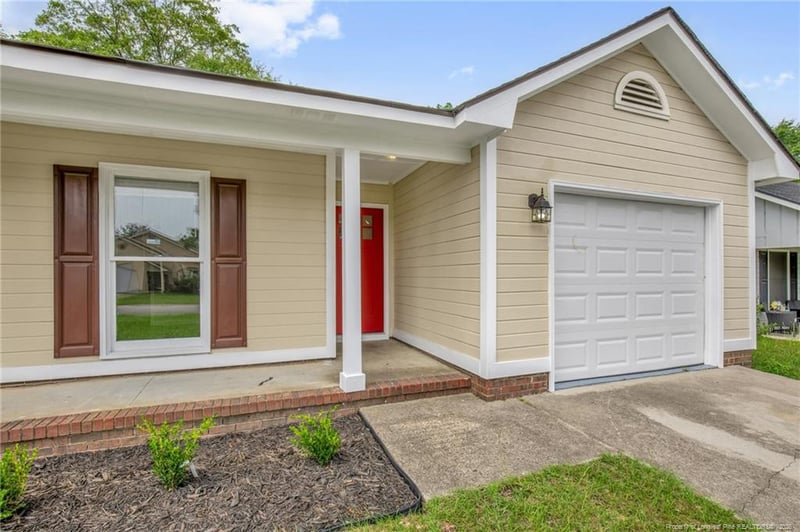 1661 Veanna Dr, Fayetteville, NC 28301
