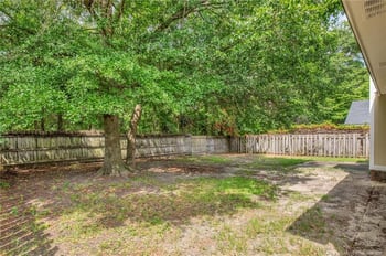1661 Veanna Dr, Fayetteville, NC 28301