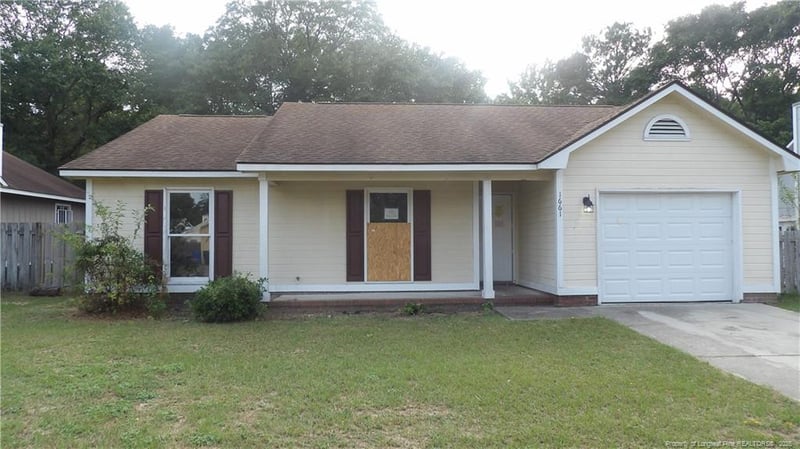 1661 Veanna Dr, Fayetteville, NC 28301