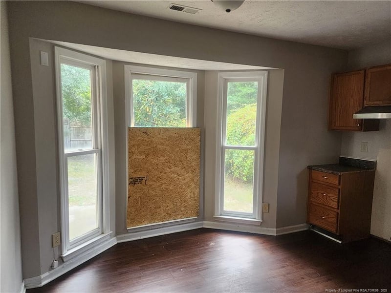 1661 Veanna Dr, Fayetteville, NC 28301