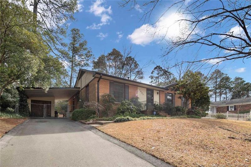 1663 Tryon Dr, Fayetteville, NC 28303