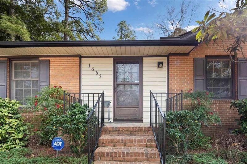 1663 Tryon Dr, Fayetteville, NC 28303