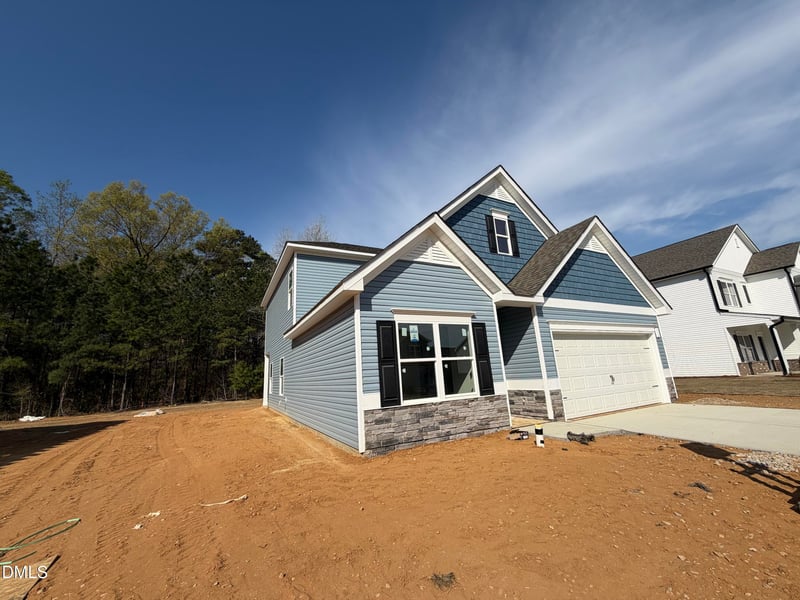 1664 Elk Run Dr, Fayetteville, NC 28312