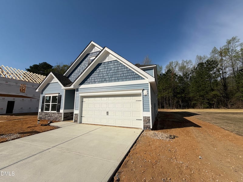 1664 Elk Run Dr, Fayetteville, NC 28312