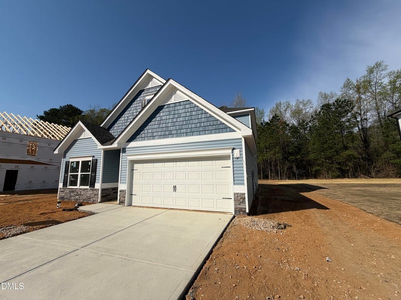 1664 Elk Run Dr, Fayetteville, NC 28312