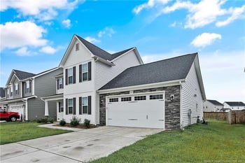 1664 Seattle Slew Ln, Hope Mills, NC 28348