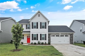 1664 Seattle Slew Ln, Hope Mills, NC 28348