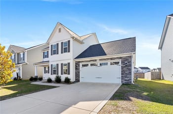 1664 Seattle Slew Ln, Hope Mills, NC 28348