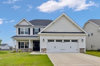 1669 Seattle Slew Ln, Hope Mills, NC 28348
