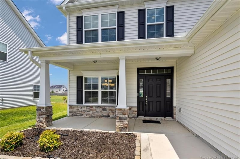 1669 Seattle Slew Ln, Hope Mills, NC 28348