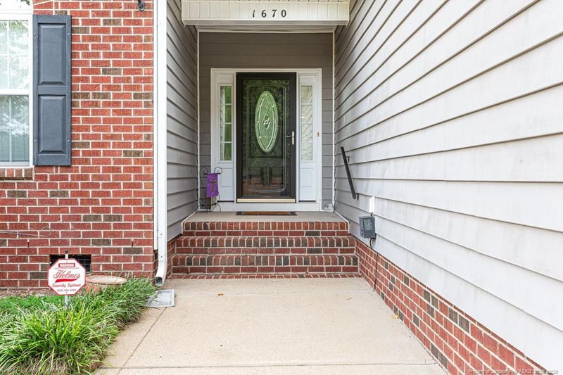1670 Pristine Ln, Hope Mills, NC 28348