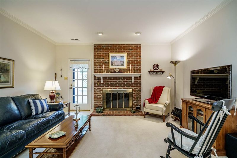 1671 Village Glenn Dr, Raleigh, NC 27612
