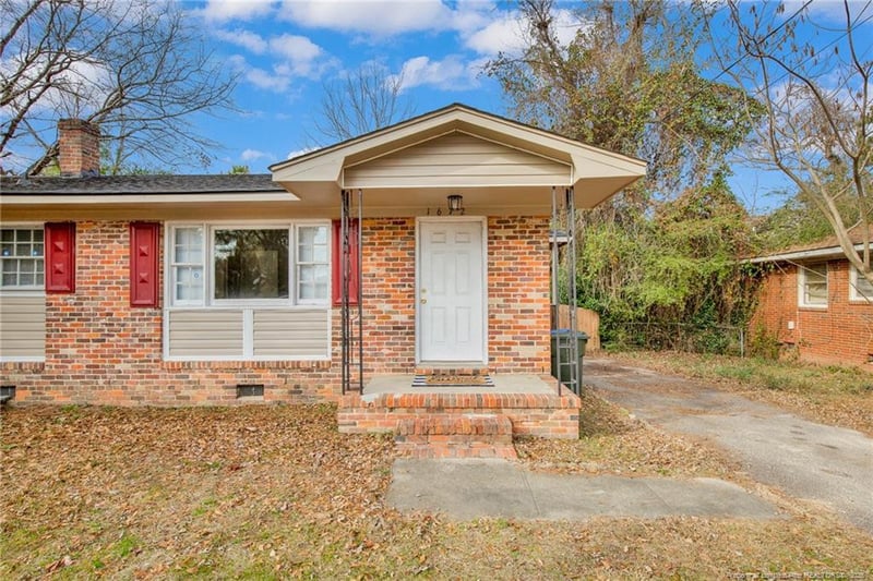 1672 Wellons Dr, Fayetteville, NC 28304