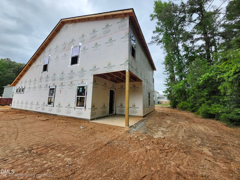 1673 Elk Run Dr, Fayetteville, NC 28312