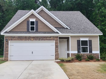 1673 Elk Run Dr, Fayetteville, NC 28312