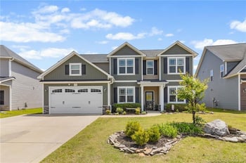 1676 Man O War Dr, Hope Mills, NC 28348