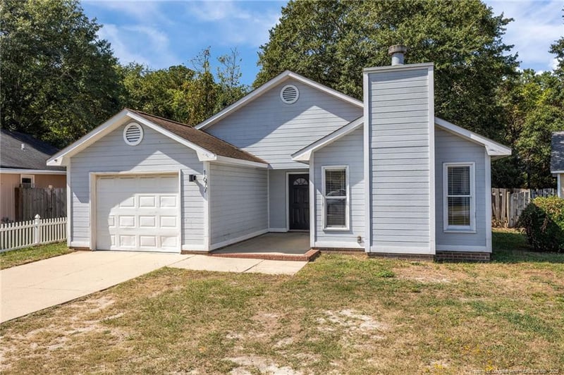 1677 Veanna Dr, Fayetteville, NC 28301