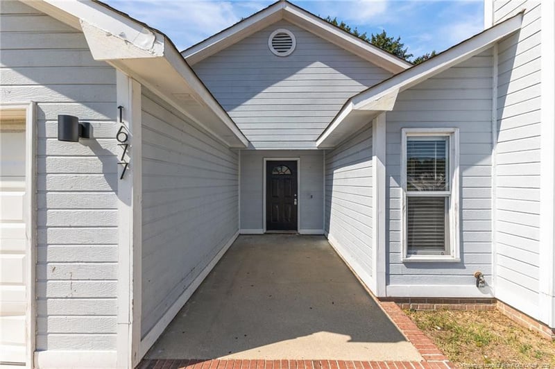 1677 Veanna Dr, Fayetteville, NC 28301