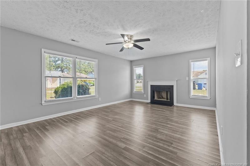 1677 Veanna Dr, Fayetteville, NC 28301